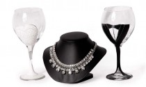 Crème de la Crème | 4710 Main St., Lisle | 630.968.2500
Rhineston Necklace $58.95