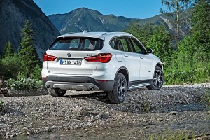 NMAG0416_ForTheRoad_P90190625_highRes_the-new-bmw-x1-on-lo_800px