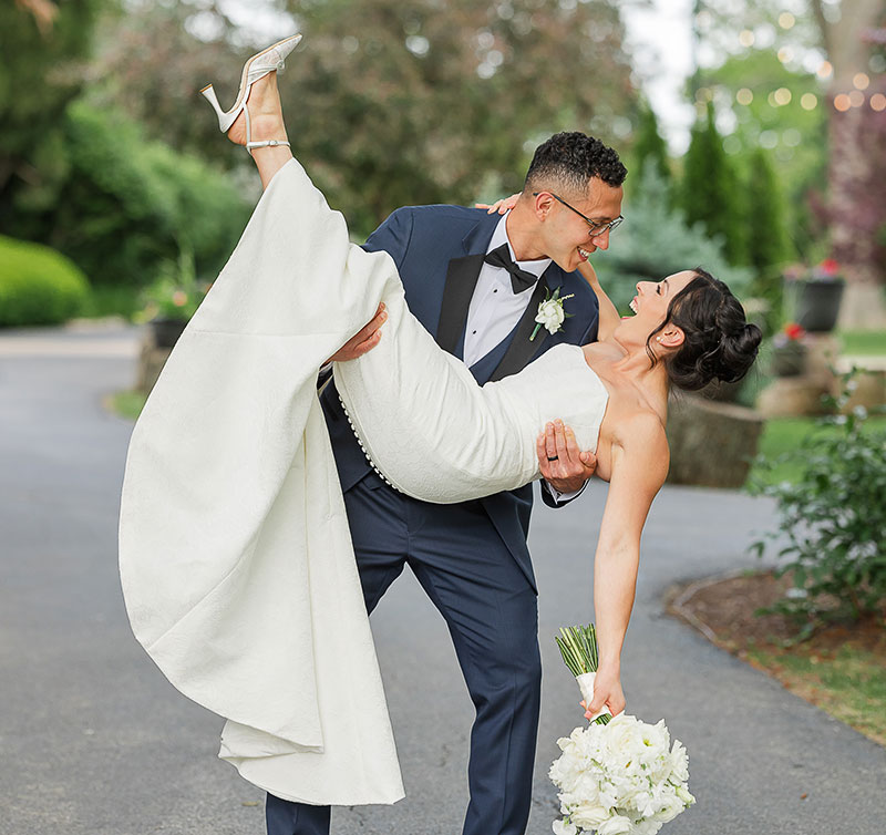 Newlyweds Jamie Hennessey and Mauricio Robles