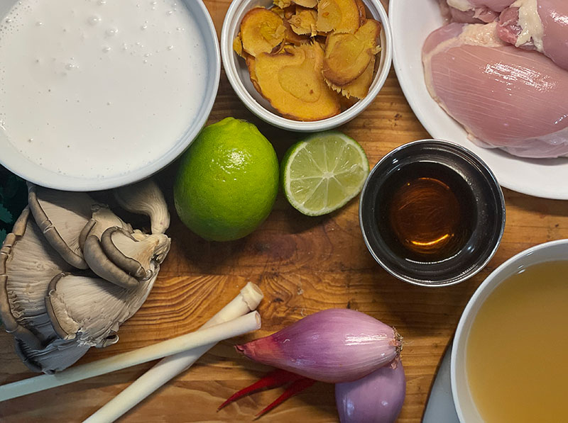 Ingredients for tom kha gai soup